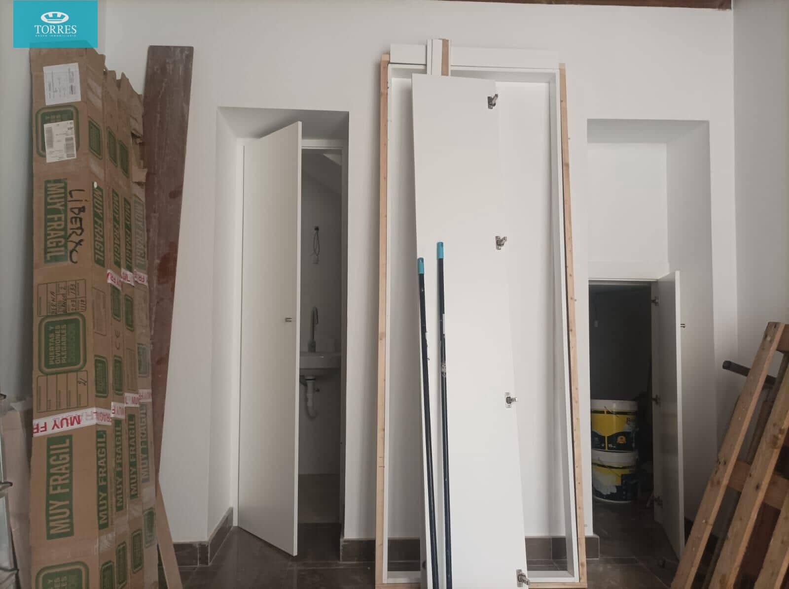 Local Commercial à louer à Grenade ville - 500 € (Ref: 8202958)