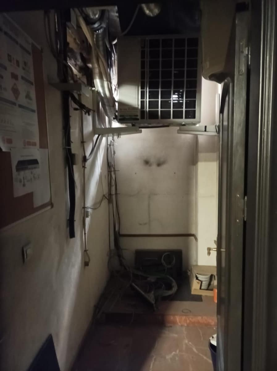 Local Commercial à louer à Guadix - 2 000 € (Ref: 8251552)