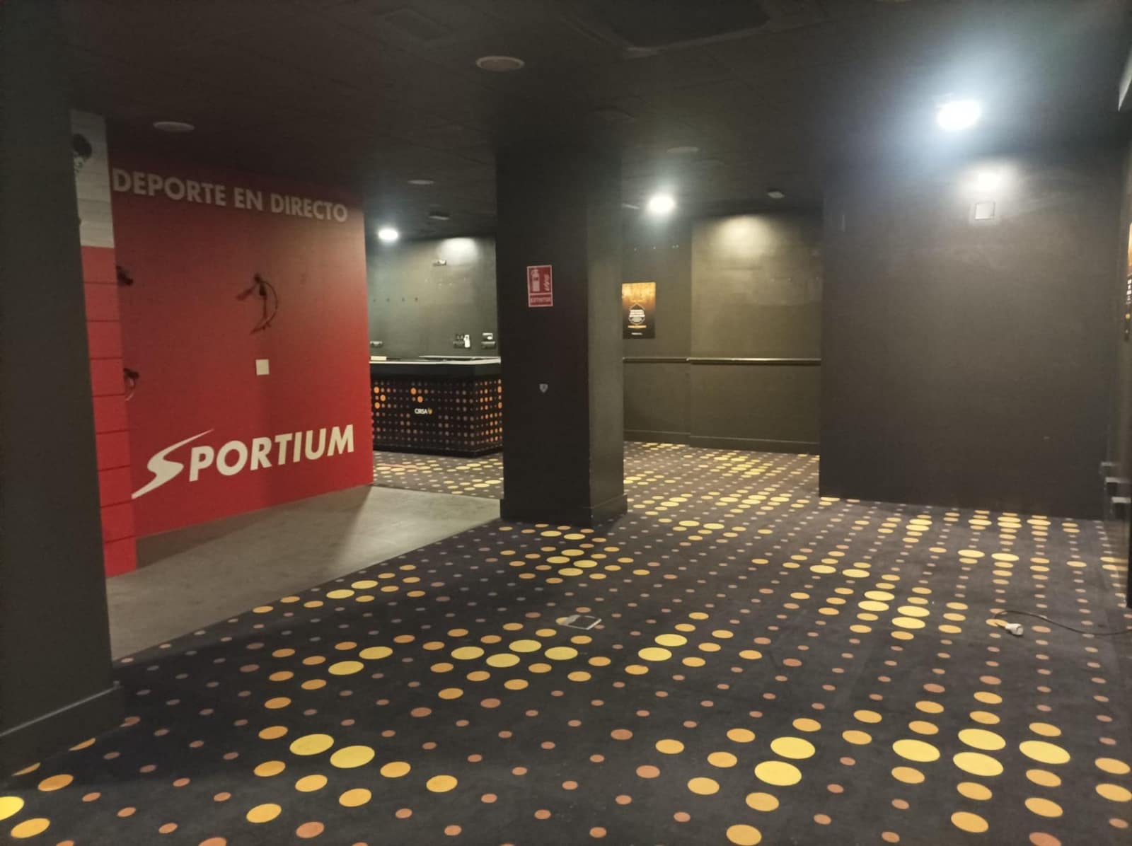 Local Commercial à louer à Guadix - 2 000 € (Ref: 8251552)