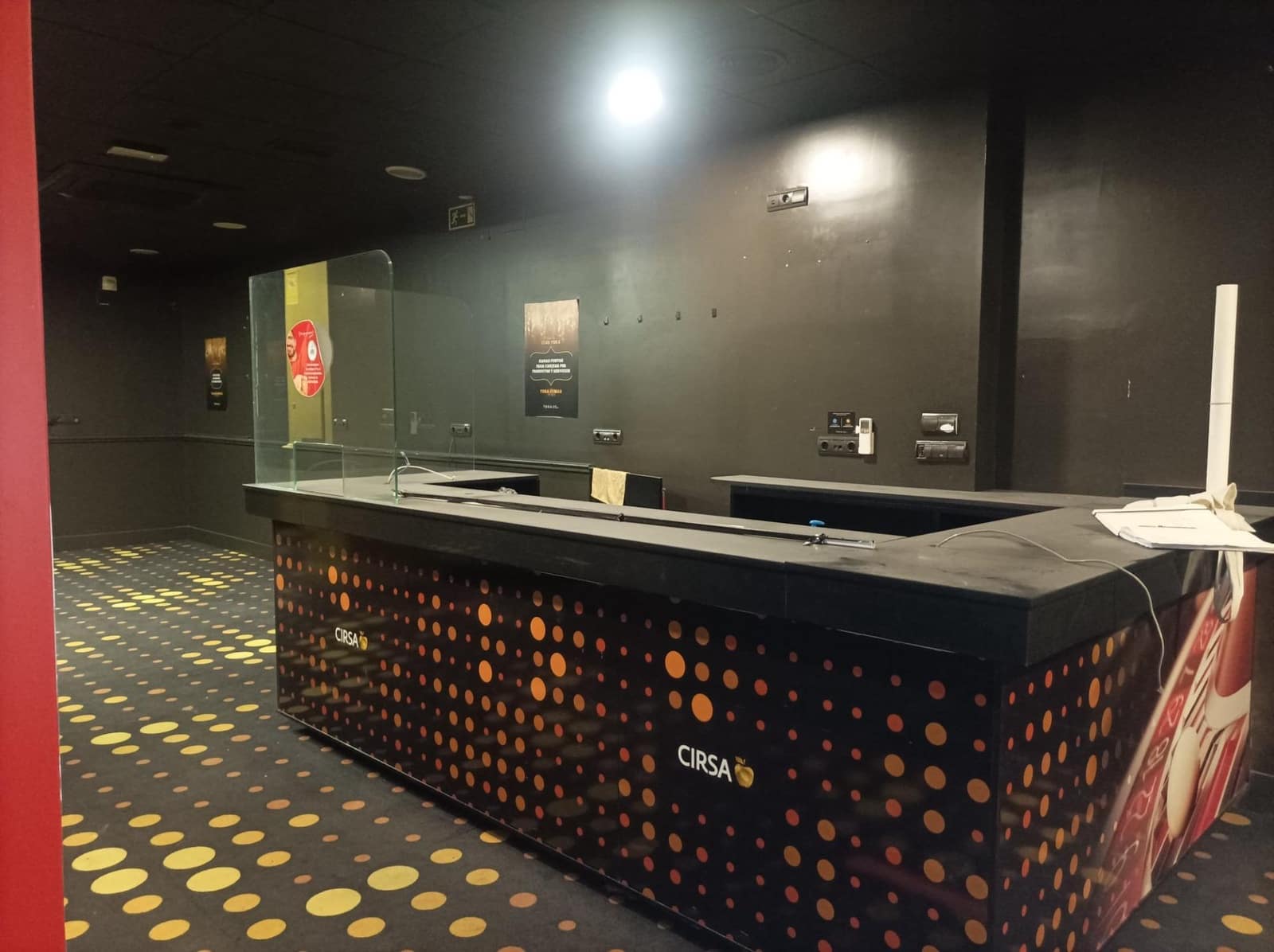 Local Commercial à louer à Guadix - 2 000 € (Ref: 8251552)