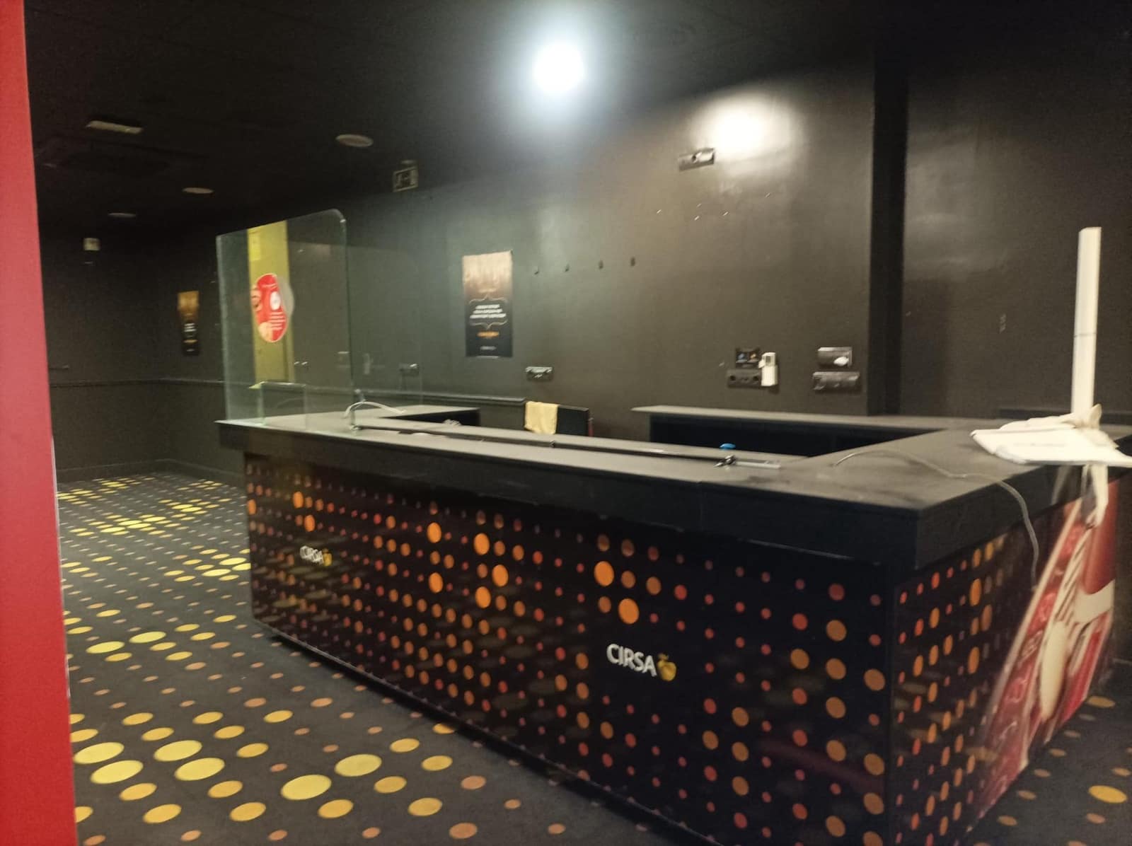 Local Commercial à louer à Guadix - 2 000 € (Ref: 8251552)