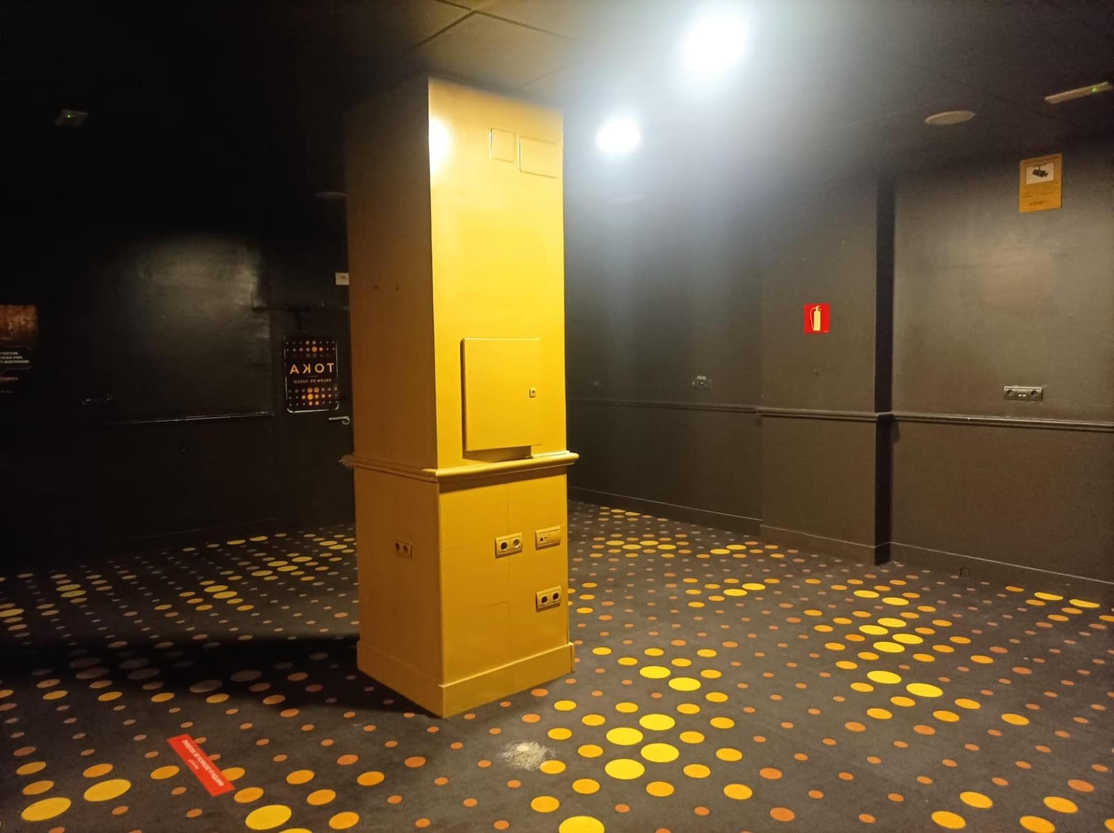 Local Commercial à louer à Guadix - 2 000 € (Ref: 8251552)