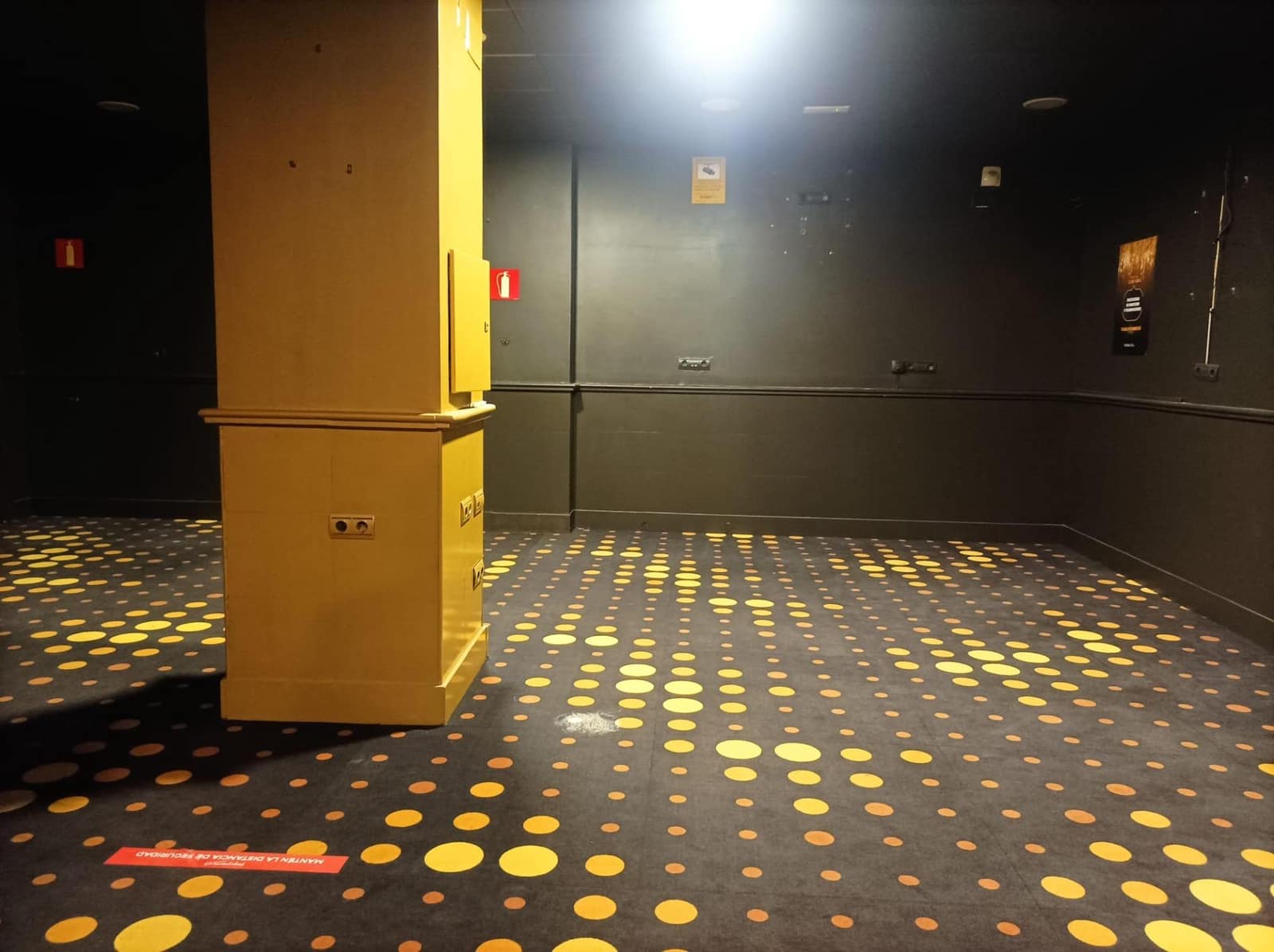 Local Commercial à louer à Guadix - 2 000 € (Ref: 8251552)