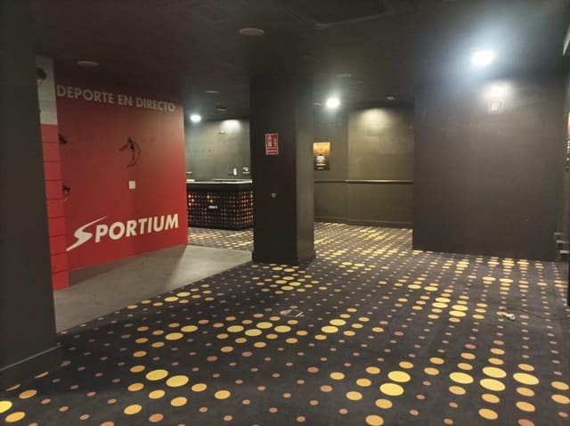 Commercieel te huur in Guadix - € 2.000 (Ref: 8251552)