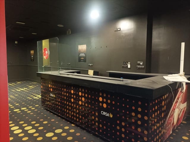 Commercieel te huur in Guadix - € 2.000 (Ref: 8251552)