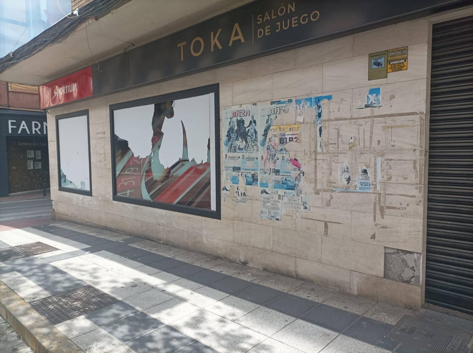 Local Commercial à louer à Guadix - 2 000 € (Ref: 8251552)