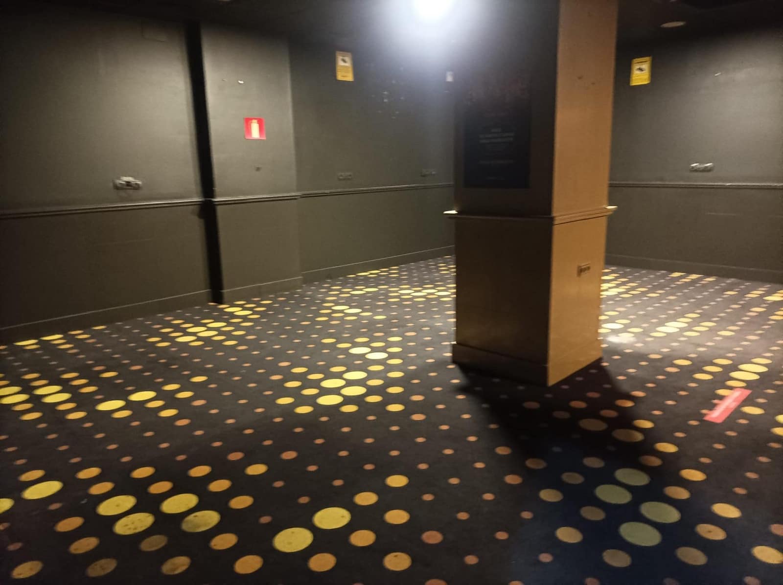 Local Commercial à louer à Guadix - 2 000 € (Ref: 8251552)