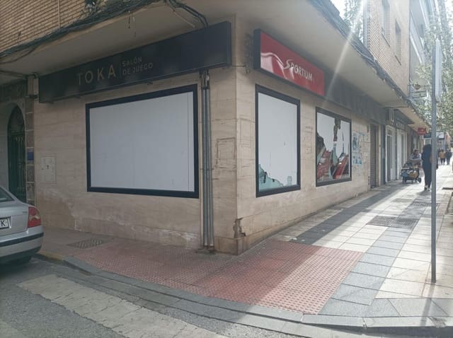 Commercieel te huur in Guadix - € 2.000 (Ref: 8251552)
