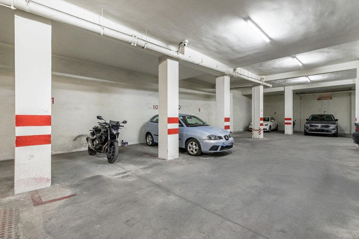 Garasje til salgs i Granada by - € 35 000 (Ref: 8300725)