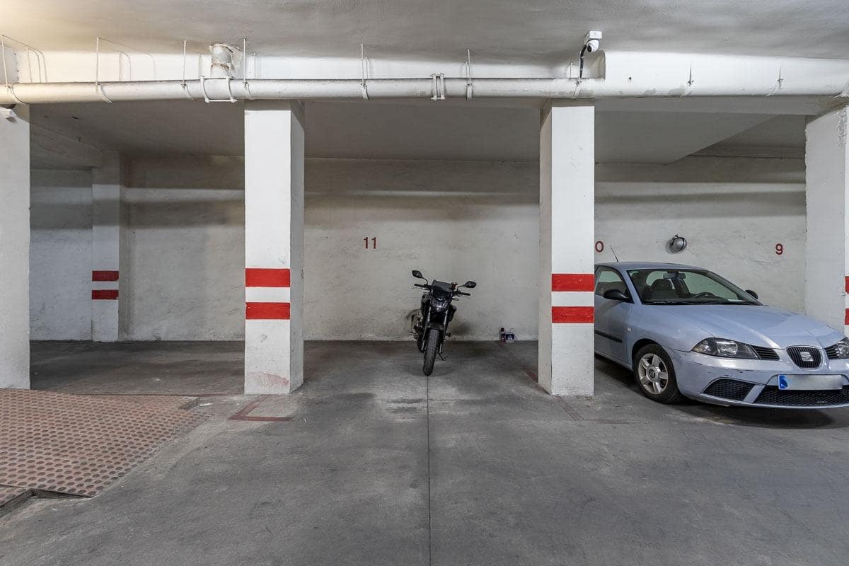 Garasje til salgs i Granada by - € 35 000 (Ref: 8300725)