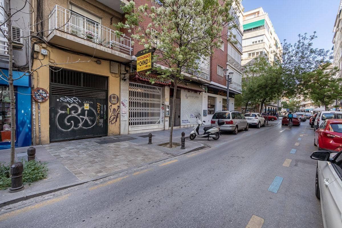 Garasje til salgs i Granada by - € 35 000 (Ref: 8300725)