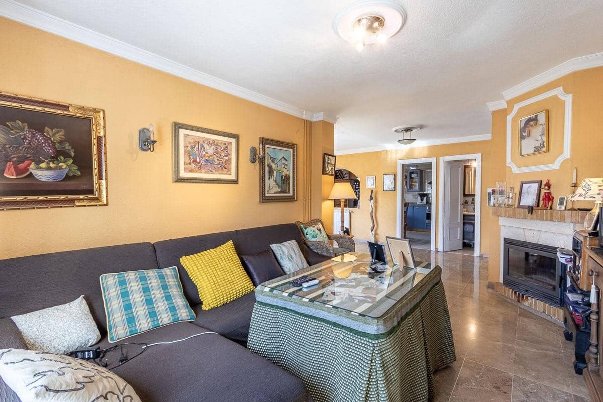 4 soveværelse Villa til salg i Pinos Genil med swimmingpool garage - € 339.000 (Ref: 8318065)