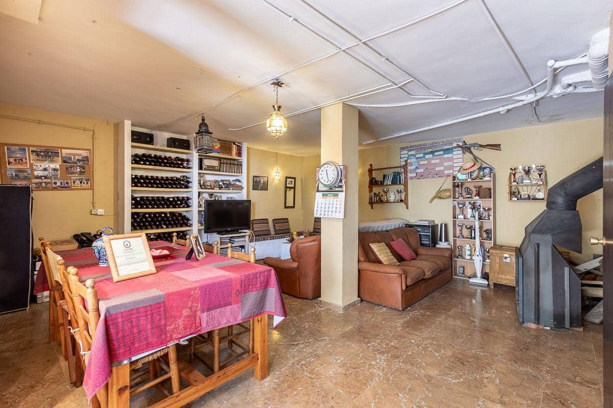 4 soveværelse Villa til salg i Pinos Genil med swimmingpool garage - € 339.000 (Ref: 8318065)