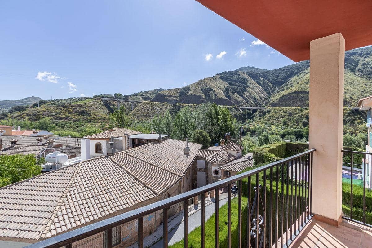 4 soveværelse Villa til salg i Pinos Genil med swimmingpool garage - € 339.000 (Ref: 8318065)