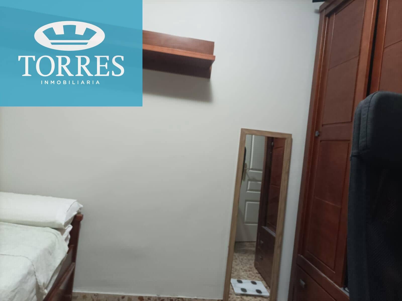 4 bedroom Flat for rent in Granada city - € 1,200 (Ref: 8348224)