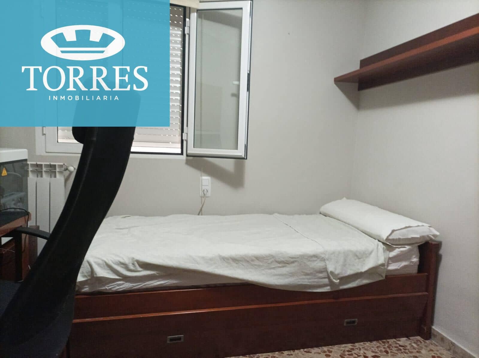 4 bedroom Flat for rent in Granada city - € 1,200 (Ref: 8348224)