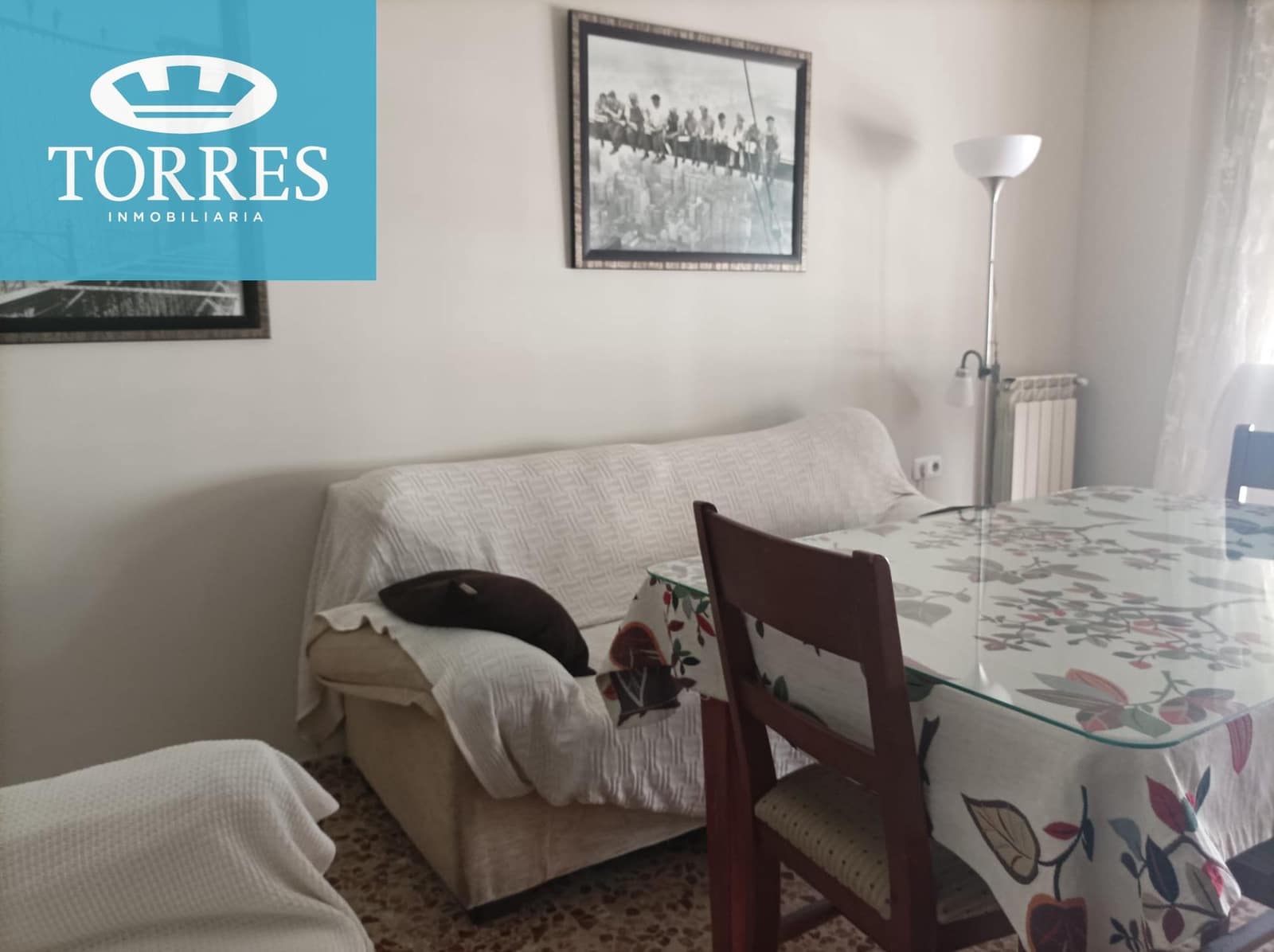 4 bedroom Flat for rent in Granada city - € 1,200 (Ref: 8348224)