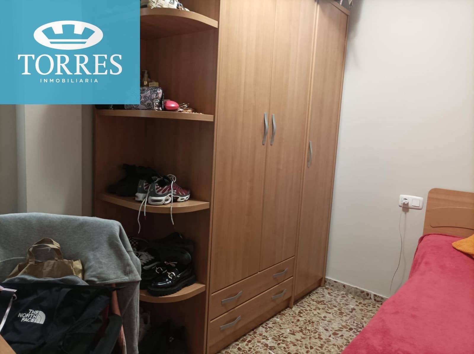 4 bedroom Flat for rent in Granada city - € 1,200 (Ref: 8348224)