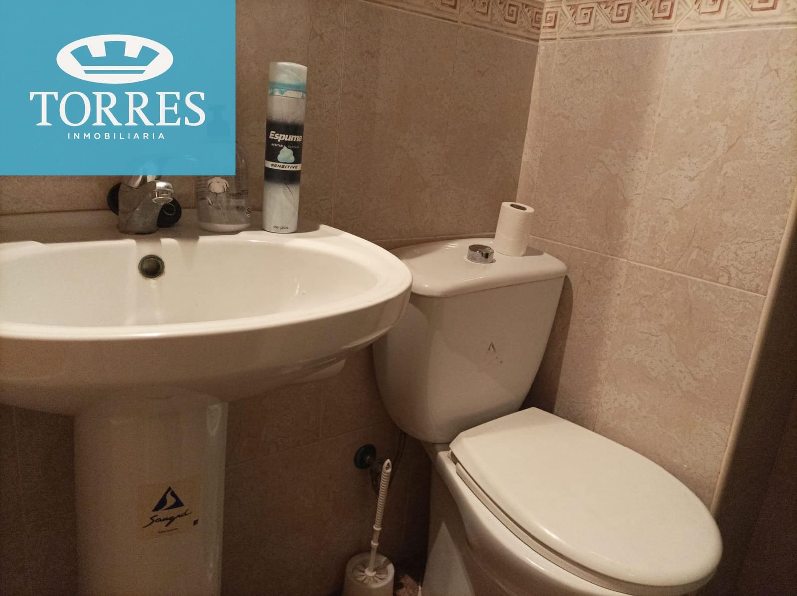 4 bedroom Flat for rent in Granada city - € 1,200 (Ref: 8348224)