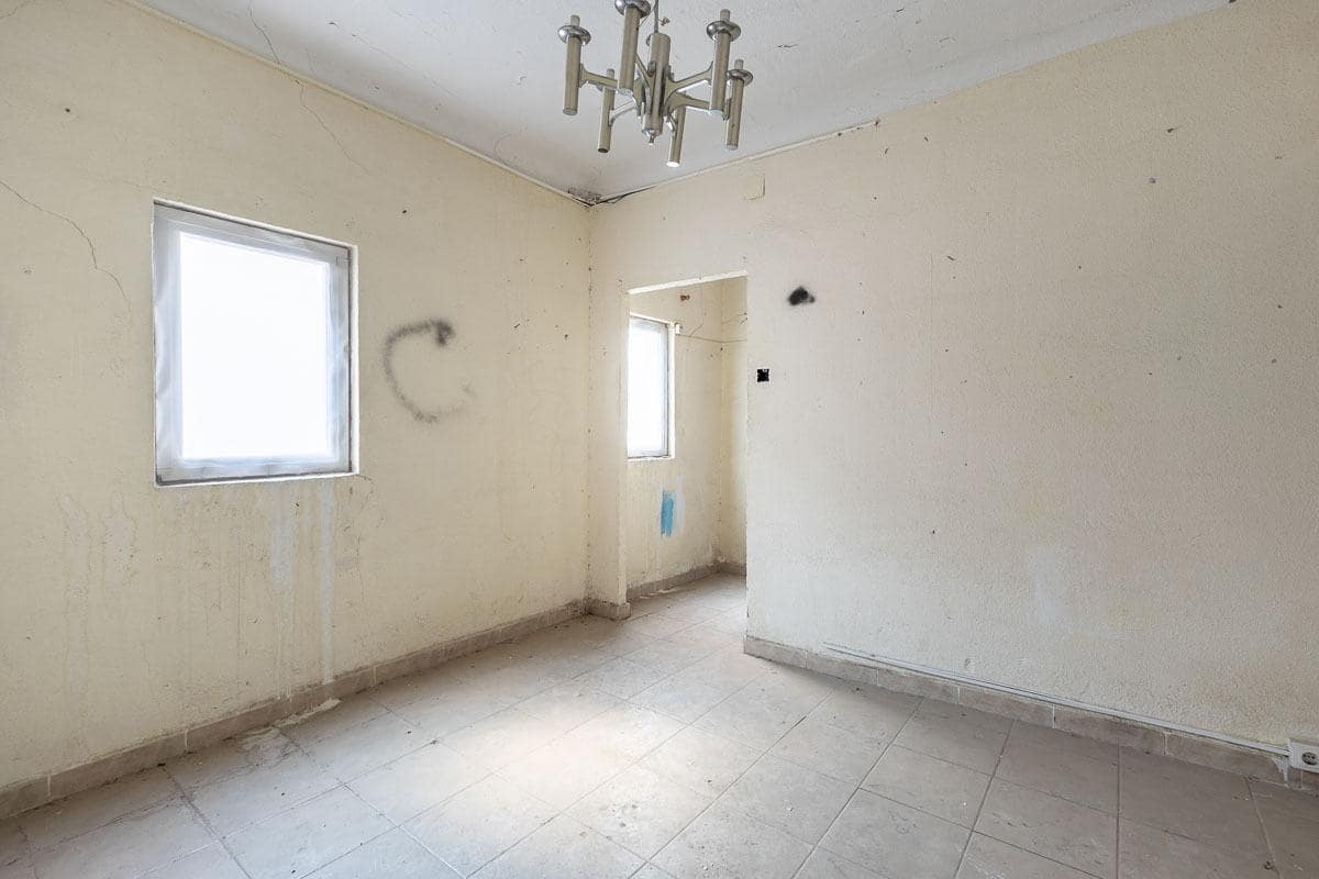 Ruin til salg i Granada by - € 499.000 (Ref: 8403659)