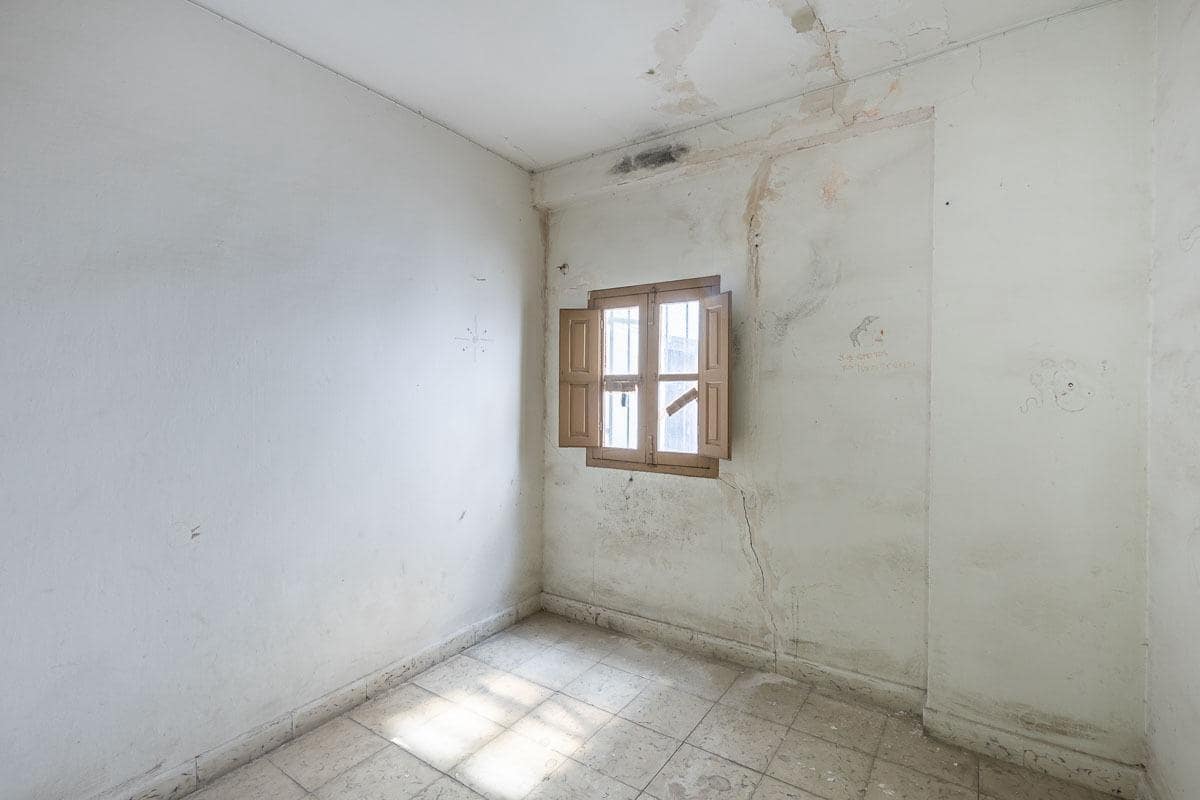 Ruin til salg i Granada by - € 499.000 (Ref: 8403659)