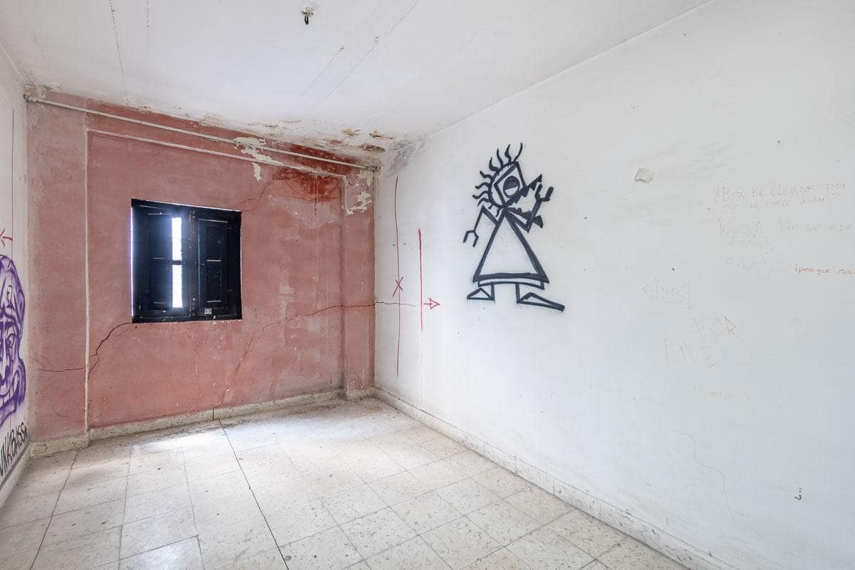 Ruin til salg i Granada by - € 499.000 (Ref: 8403659)