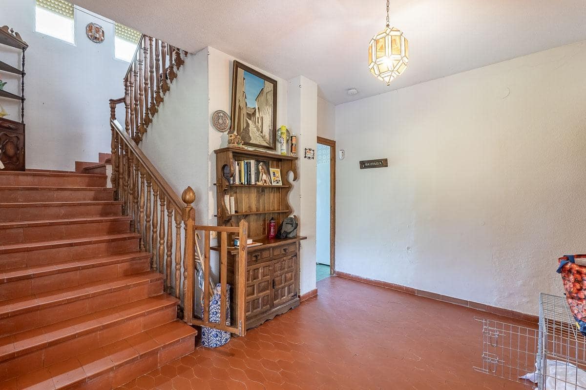 6 soveværelse Villa til salg i Dilar med garage - € 350.000 (Ref: 8436961)