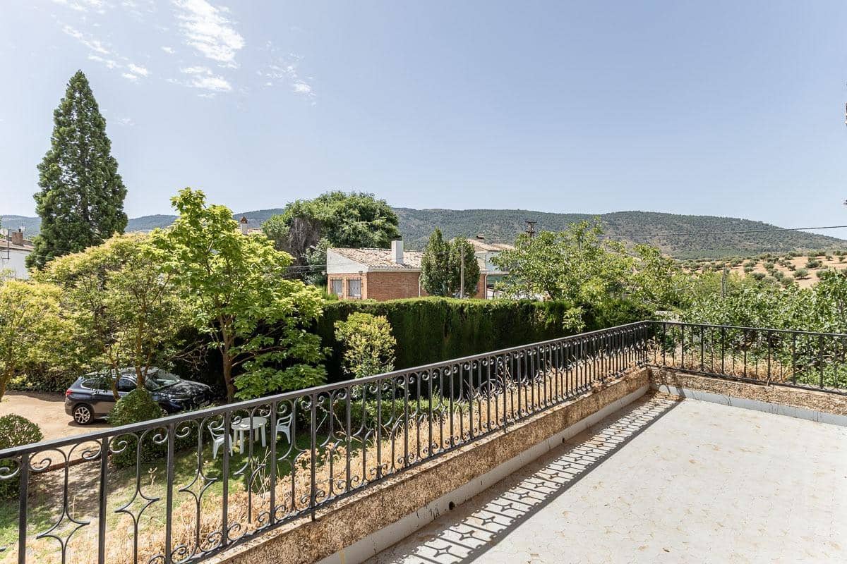 6 soveværelse Villa til salg i Dilar med garage - € 350.000 (Ref: 8436961)