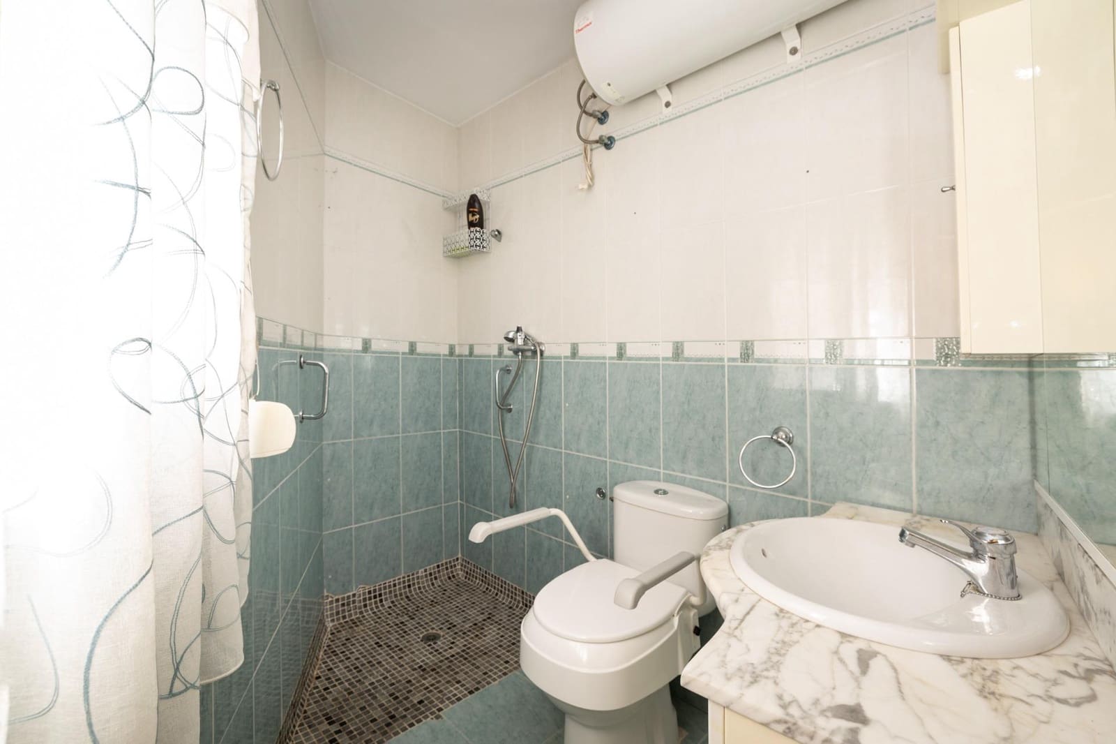 6 soveværelse Byhus til salg i Armilla - € 230.000 (Ref: 8438918)