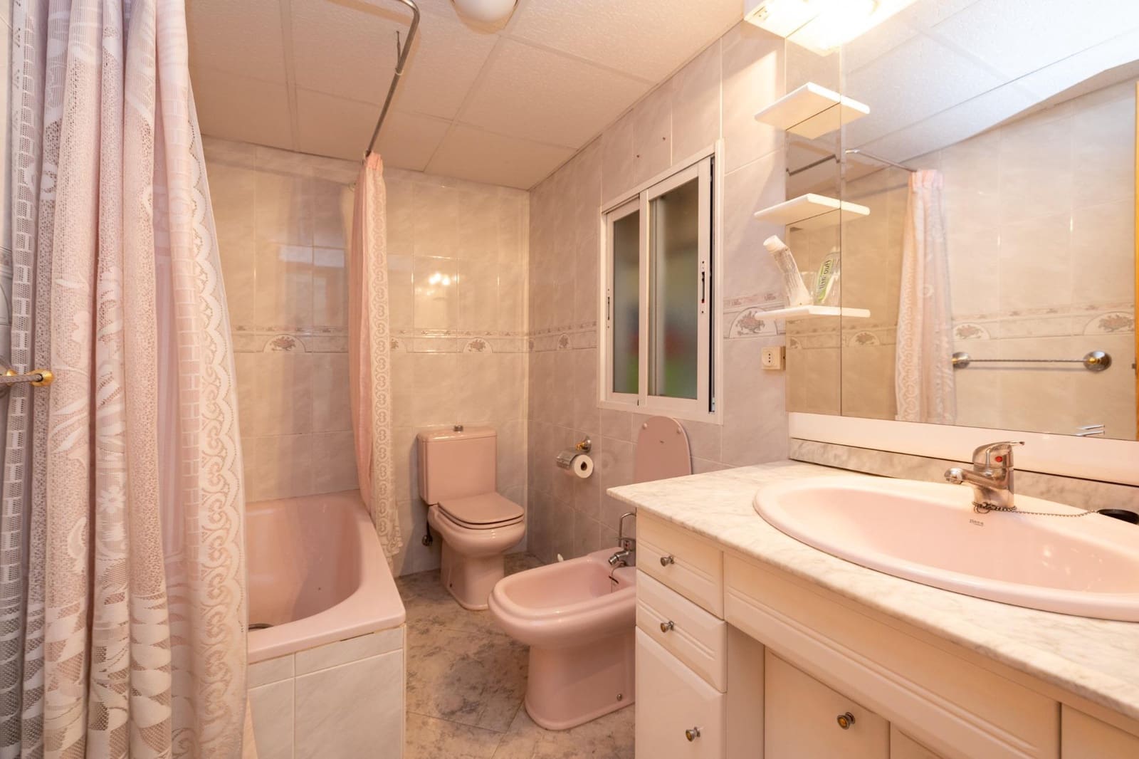 6 soveværelse Byhus til salg i Armilla - € 230.000 (Ref: 8438918)