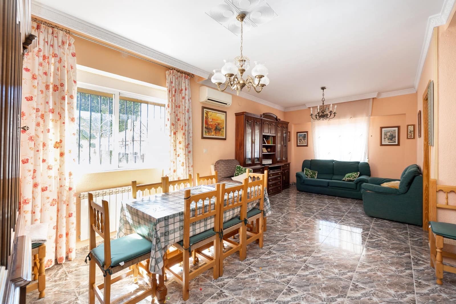 6 soveværelse Byhus til salg i Armilla - € 230.000 (Ref: 8438918)