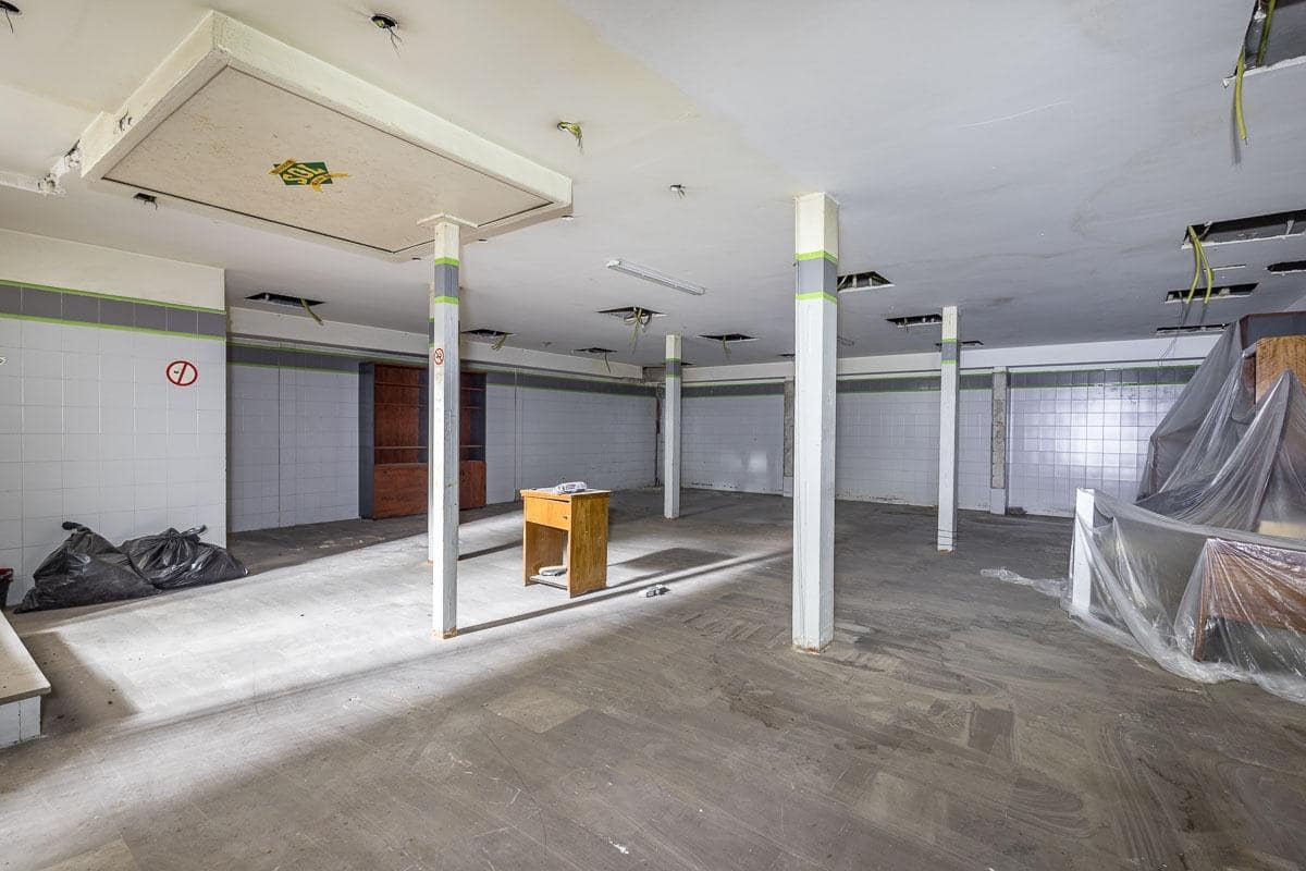 Erhverv til leje i Granada by - € 450 (Ref: 8538976)