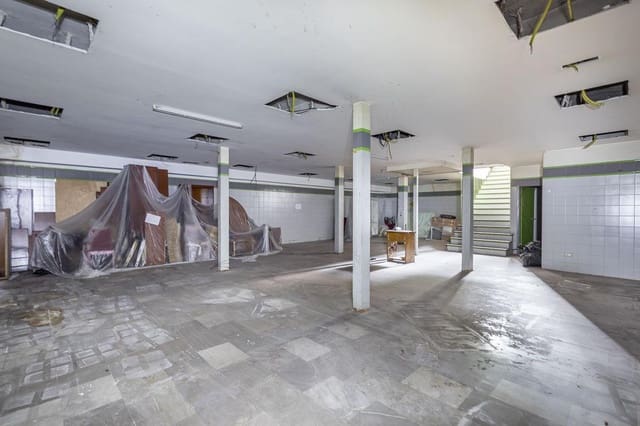 Erhverv til leje i Granada by - € 450 (Ref: 8538976)