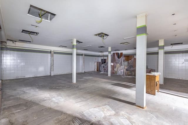 Erhverv til leje i Granada by - € 450 (Ref: 8538976)