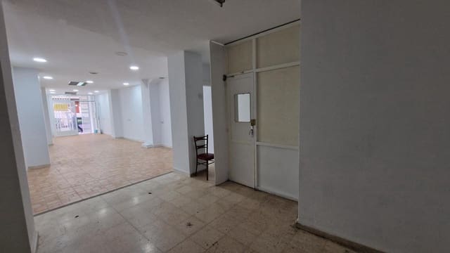 Kommersiell att hyra i Granada stad - 1 100 € (Ref: 8589025)