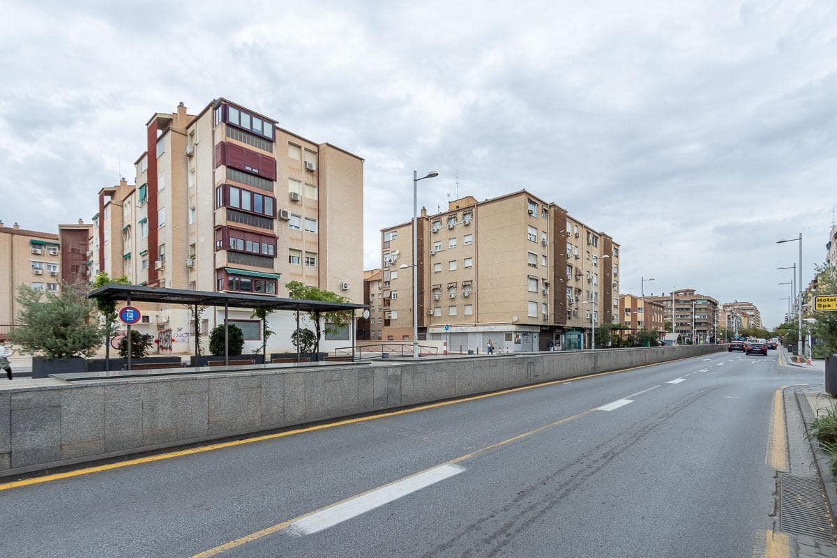 Erhverv til leje i Granada by - € 2.000 (Ref: 8641250)