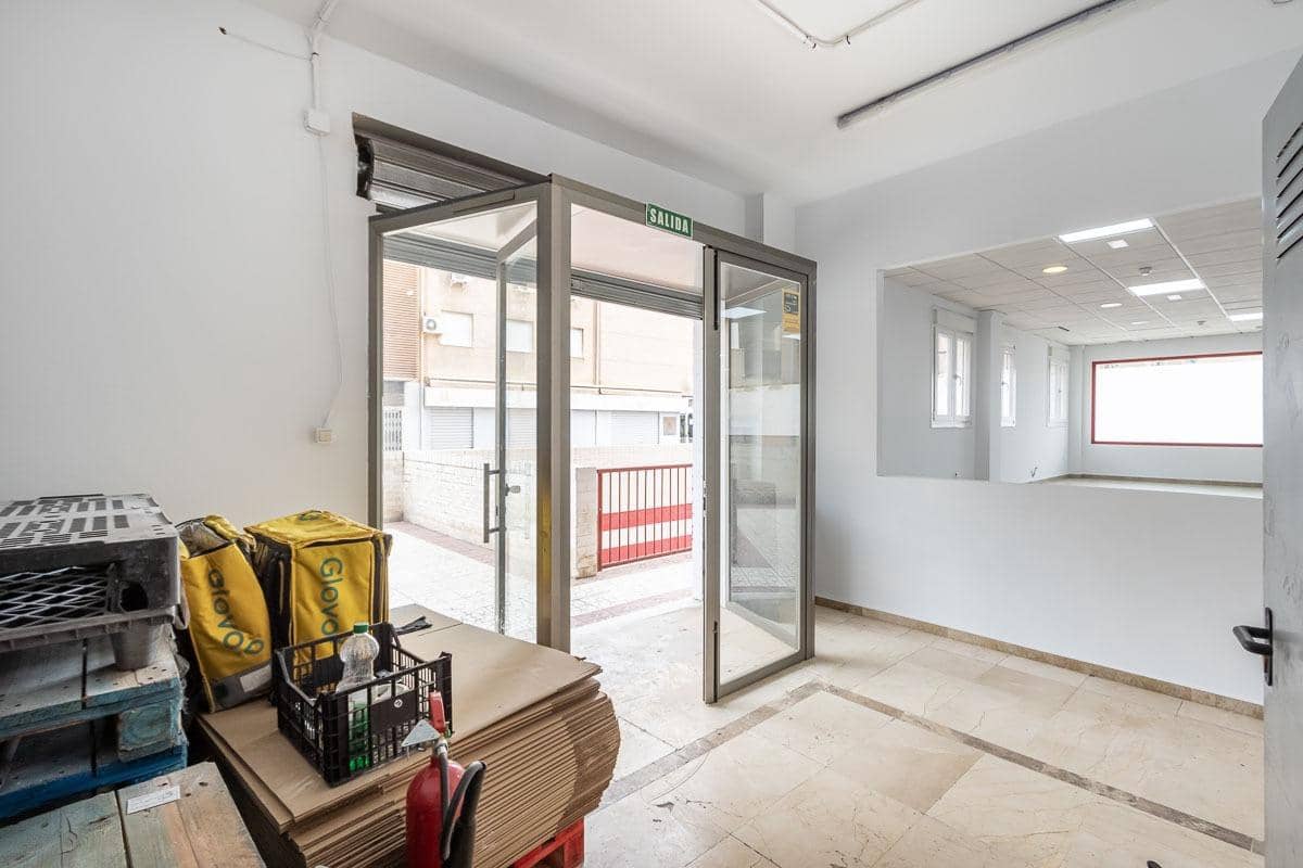 Erhverv til leje i Granada by - € 2.000 (Ref: 8641250)