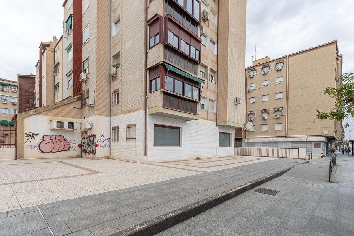 Erhverv til leje i Granada by - € 2.000 (Ref: 8641250)