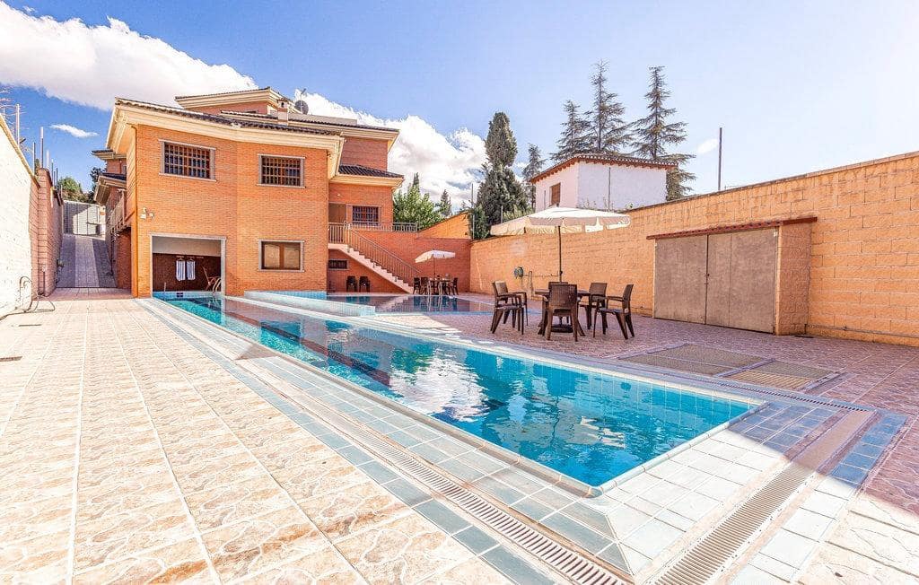 8 soveværelse Villa til salg i Albolote med swimmingpool garage - € 990.000 (Ref: 8652590)