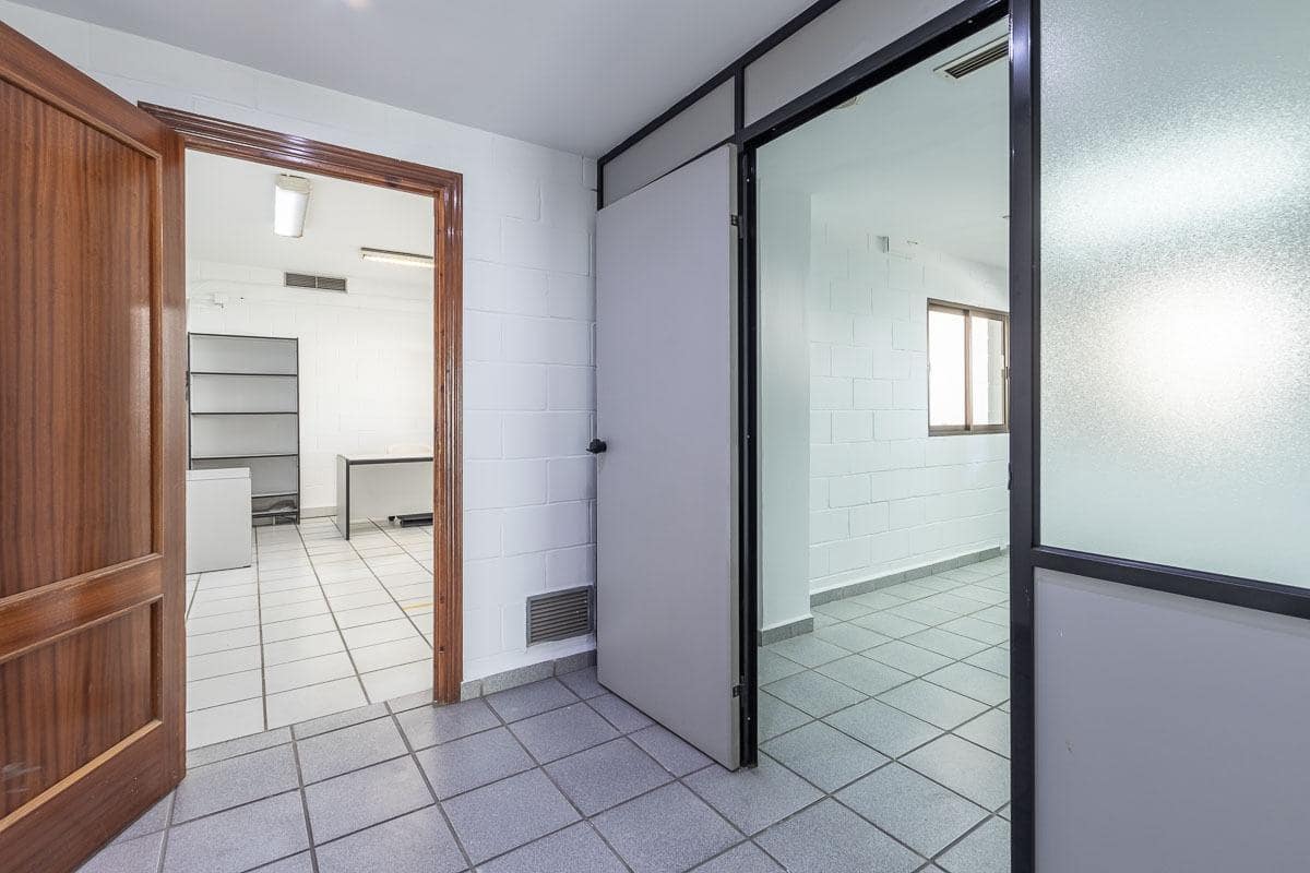 Virksomhed til salg i Ogijares med garage - € 665.000 (Ref: 8668348)