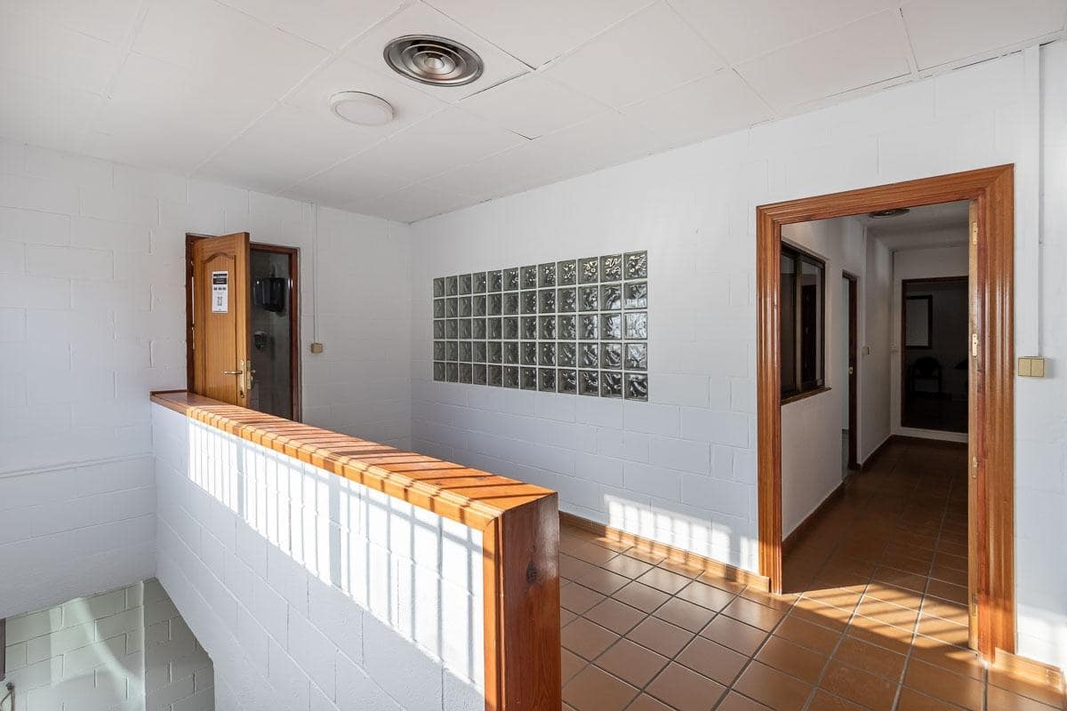 Virksomhed til salg i Ogijares med garage - € 665.000 (Ref: 8668348)