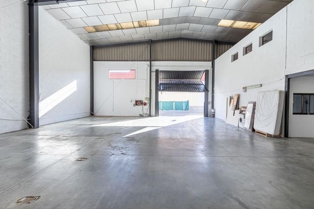 Biznes na sprzedaż w Ogíjares z garażem - 665 000 € (Ref: 8668348)