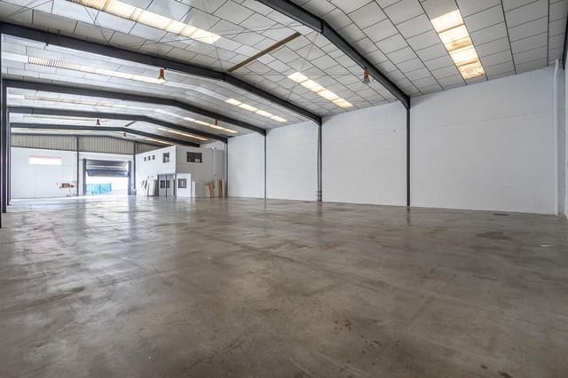 Biznes na sprzedaż w Ogíjares z garażem - 665 000 € (Ref: 8668348)