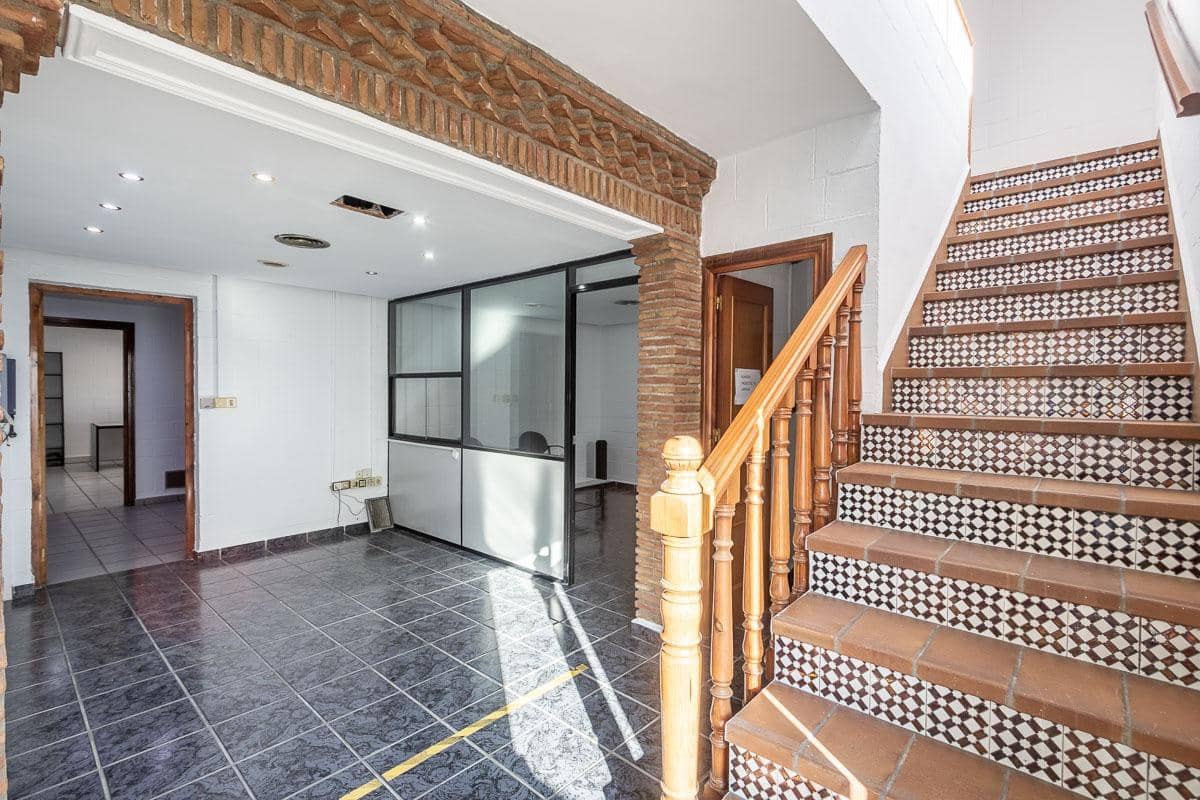 Virksomhed til salg i Ogijares med garage - € 665.000 (Ref: 8668348)