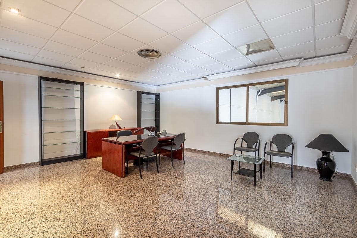 Virksomhed til salg i Ogijares med garage - € 665.000 (Ref: 8668348)