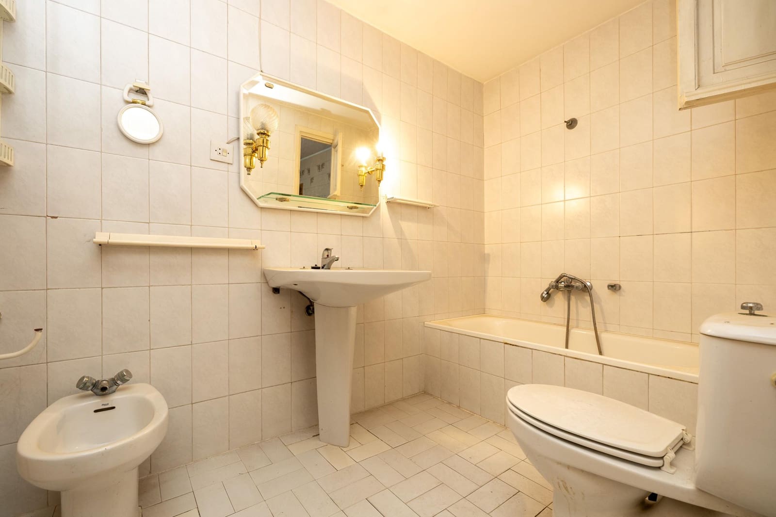 Ruin til salgs i La Zubia - € 270 000 (Ref: 8709380)