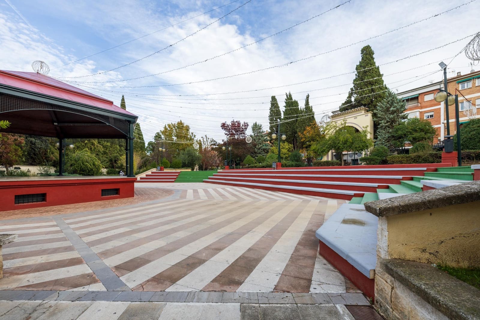 Ruin til salgs i La Zubia - € 270 000 (Ref: 8709380)