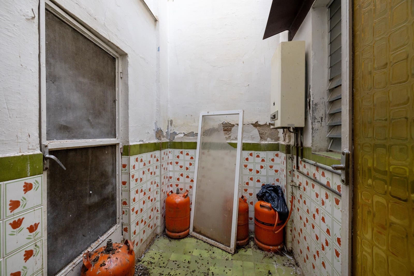 Ruin til salgs i La Zubia - € 270 000 (Ref: 8709380)