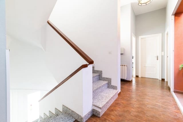 4 soveværelse Villa til salg i Santa Fe med garage - € 319.900 (Ref: 8773800)