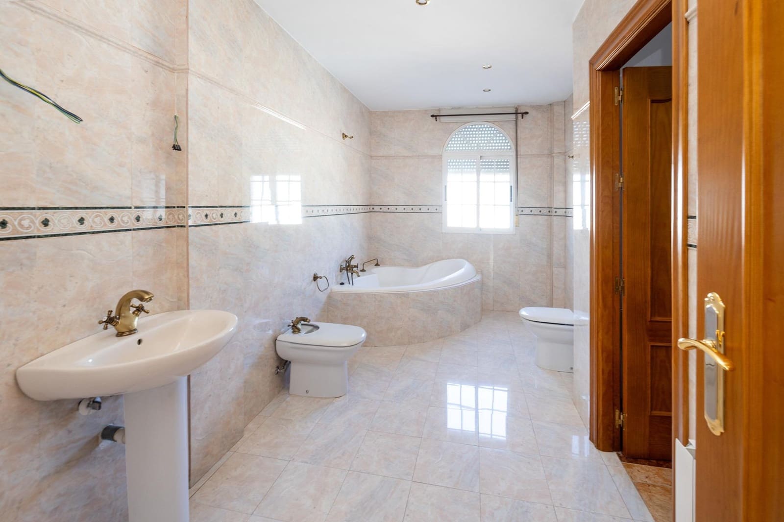 3 soveværelse Rækkehus til salg i Huetor Vega med garage - € 329.000 (Ref: 8836899)